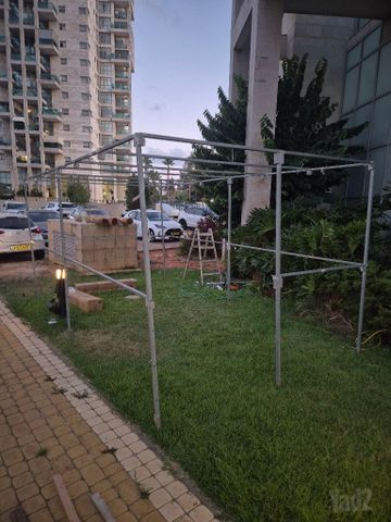 סוכה מברזל