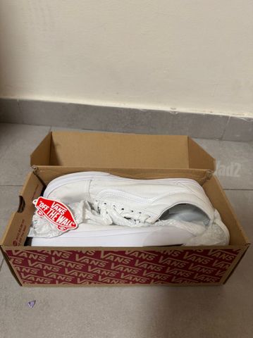 old skool true white vans
