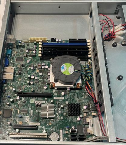 Supermicro 1U X8SI6-F X3430 8G