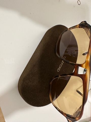 משקפי שמש Tom Ford