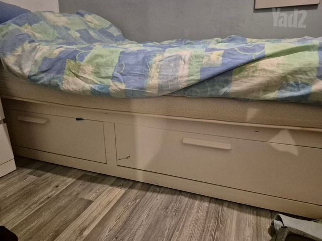 מיטה עץ עם מזרן