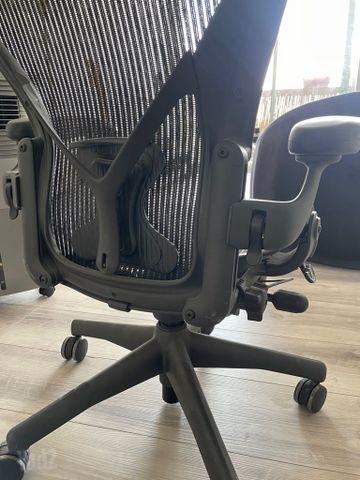 כיסא HERMAN MILLER דגם Aeron