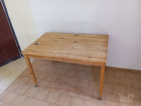שולחן מעץ מלא