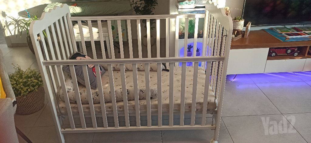 מיטת תינוק