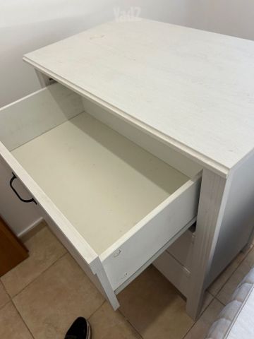 שידה מגירות