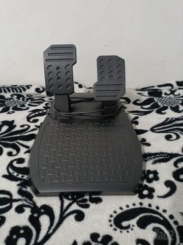 הגה thrustmaster t80