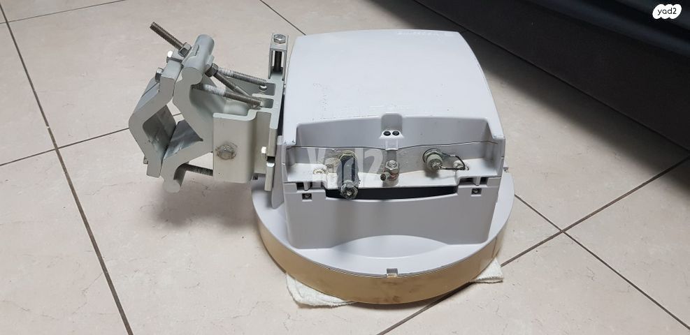 אנטנה MINI-LINK TM עם כבלים