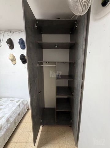 ארון אפור-שיש