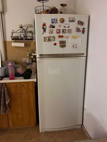 מקרר חברת sharp
