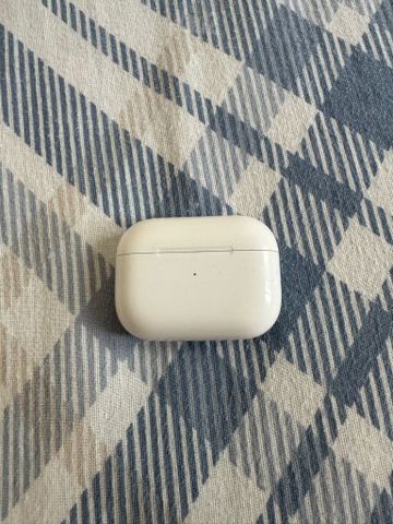 Airpods pro 1 ימין לא עובד