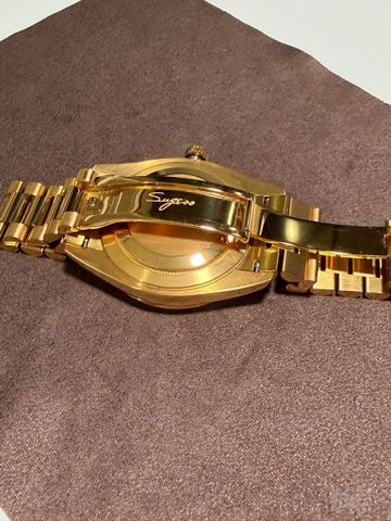שעון sugess day/date