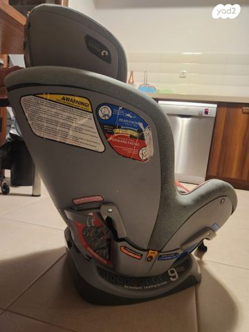 כיסא בטיחות chicco