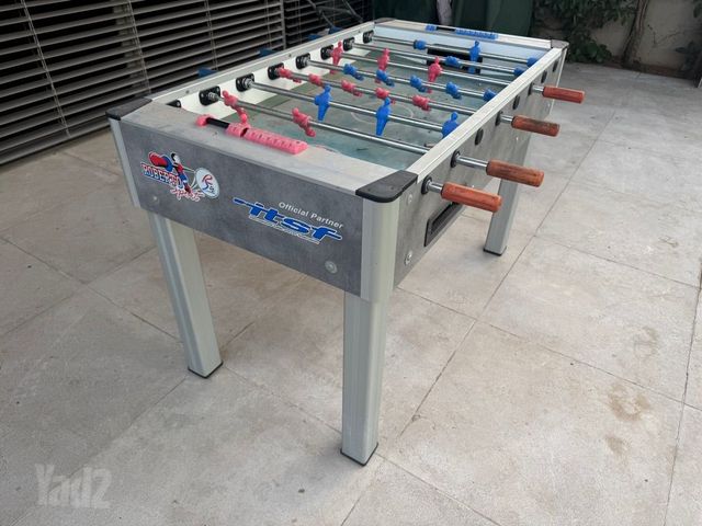 שולחן כדורגל