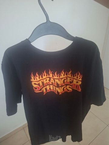 חולצה stranger things מידה M