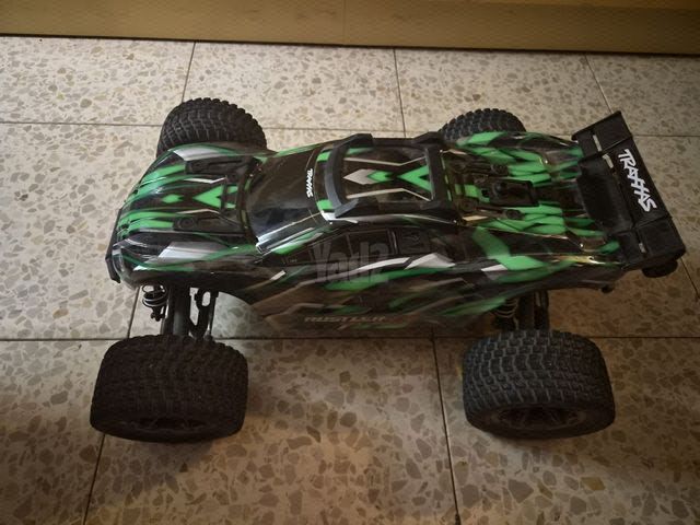 מכונית traxxes 4x4 ultimtom
