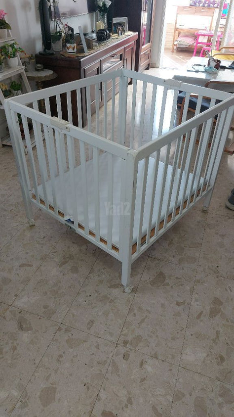 לול לתינוק מעץ מלא