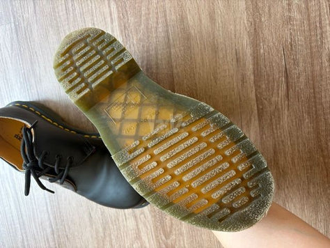 Dr Martens - נעלי דר מרטינס