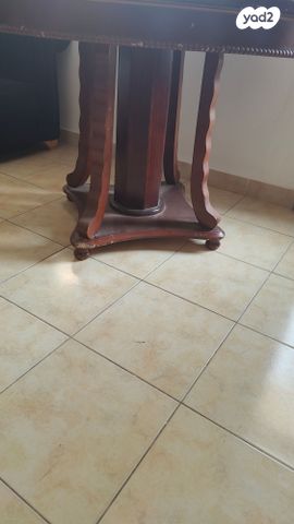 שולחן וינטג'ג