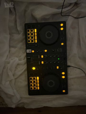 פלטה DDJ FLX4