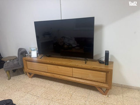 מזנון מעץ