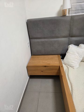 מיטה זוגית וקומודה