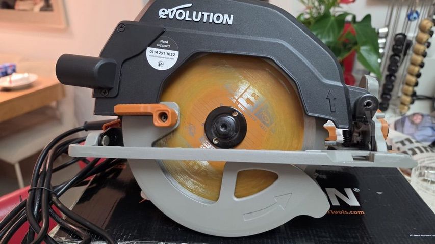 מסור עגול Evolution