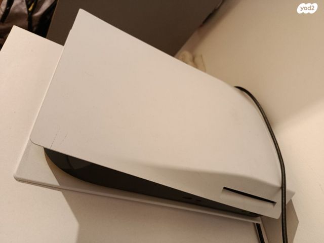 Playstation 5 + שני שלטים