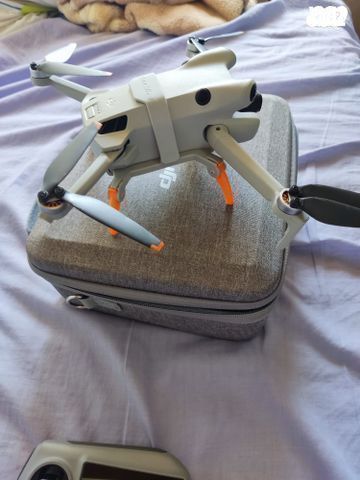 רחפן mini 4 pro combo
