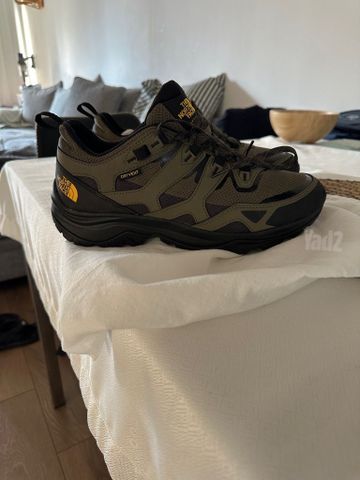 נעליים תוצרת North Face