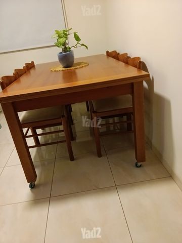 שולחן עץ +6 כסאות