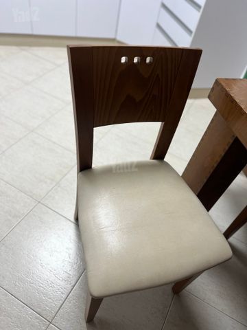 שולחן אוכל