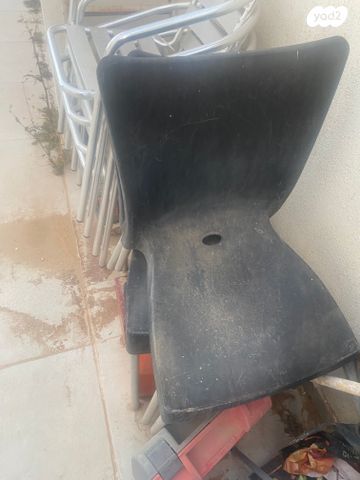 כיסאות