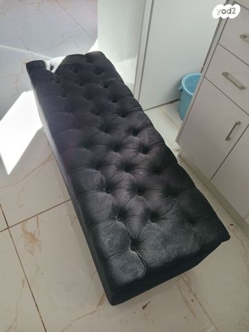 ספה עם הדום
