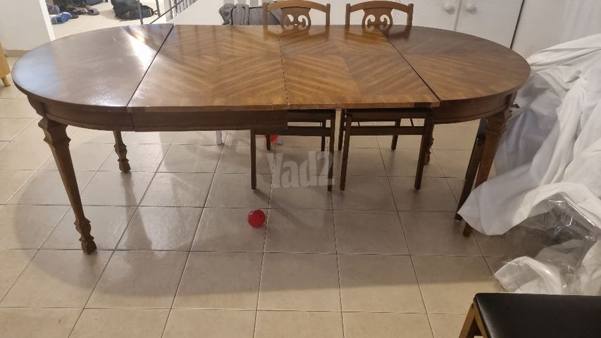 שולחן אוכל