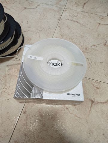 מדפסת ultimaker 3 extended