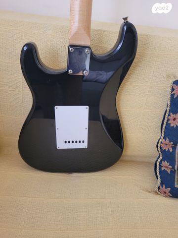 Starcaster Strat  BY FENDER