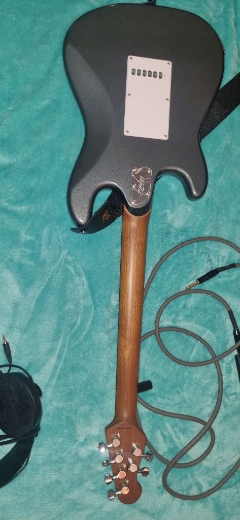 SterlingbyMusicMan CutlassCT50