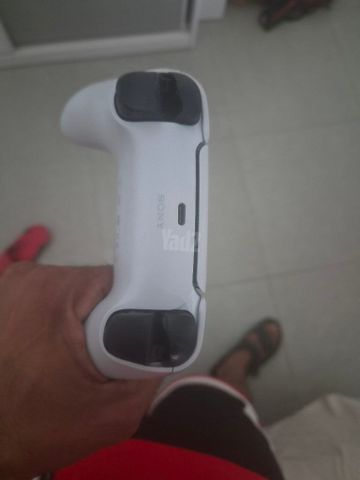 שלטים ל- ps5