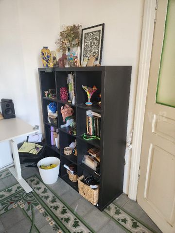 ארון כוורת שחור