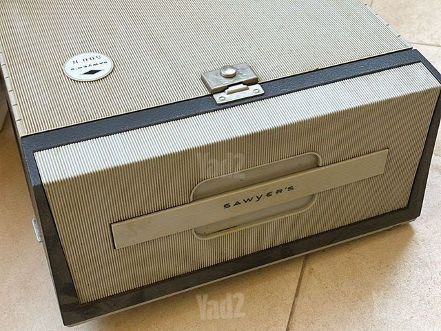 מקרן שקופיות ללא כבל חשמל