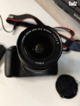 מצלמה ועדשה CANON