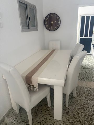 שולחן אוכל