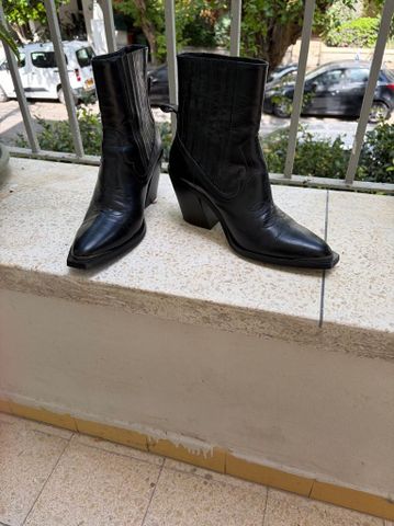 מגפיים