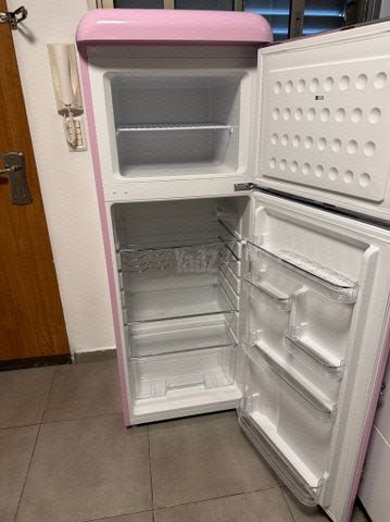 מקרר מעוצב