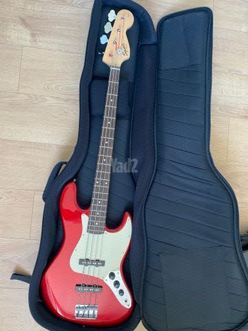 גיטרה בס squier jazz bass
