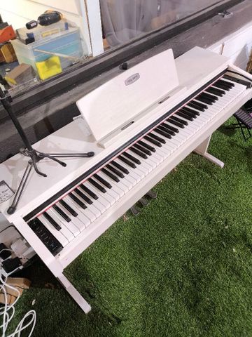 פסנתר חשמלי pearl river v03