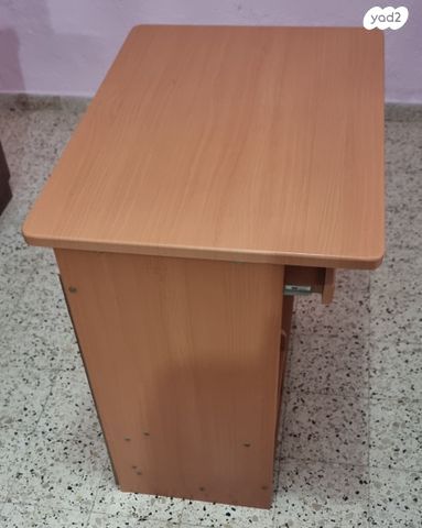 שולחן