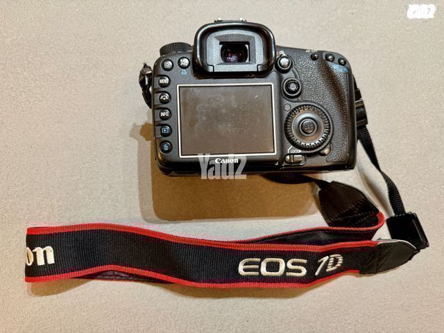 מצלמת DSLR Canon EOS 7D