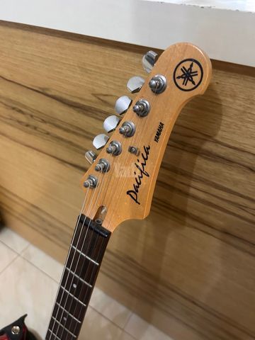 Yamaha Pacifica PAC112J