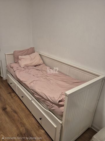 מיטת איקאה HEMNES